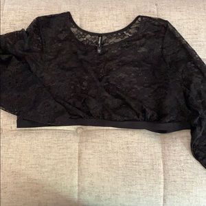 NWOT TORRID BLACK LACE CROP LONG SLEEVE SIZE 4